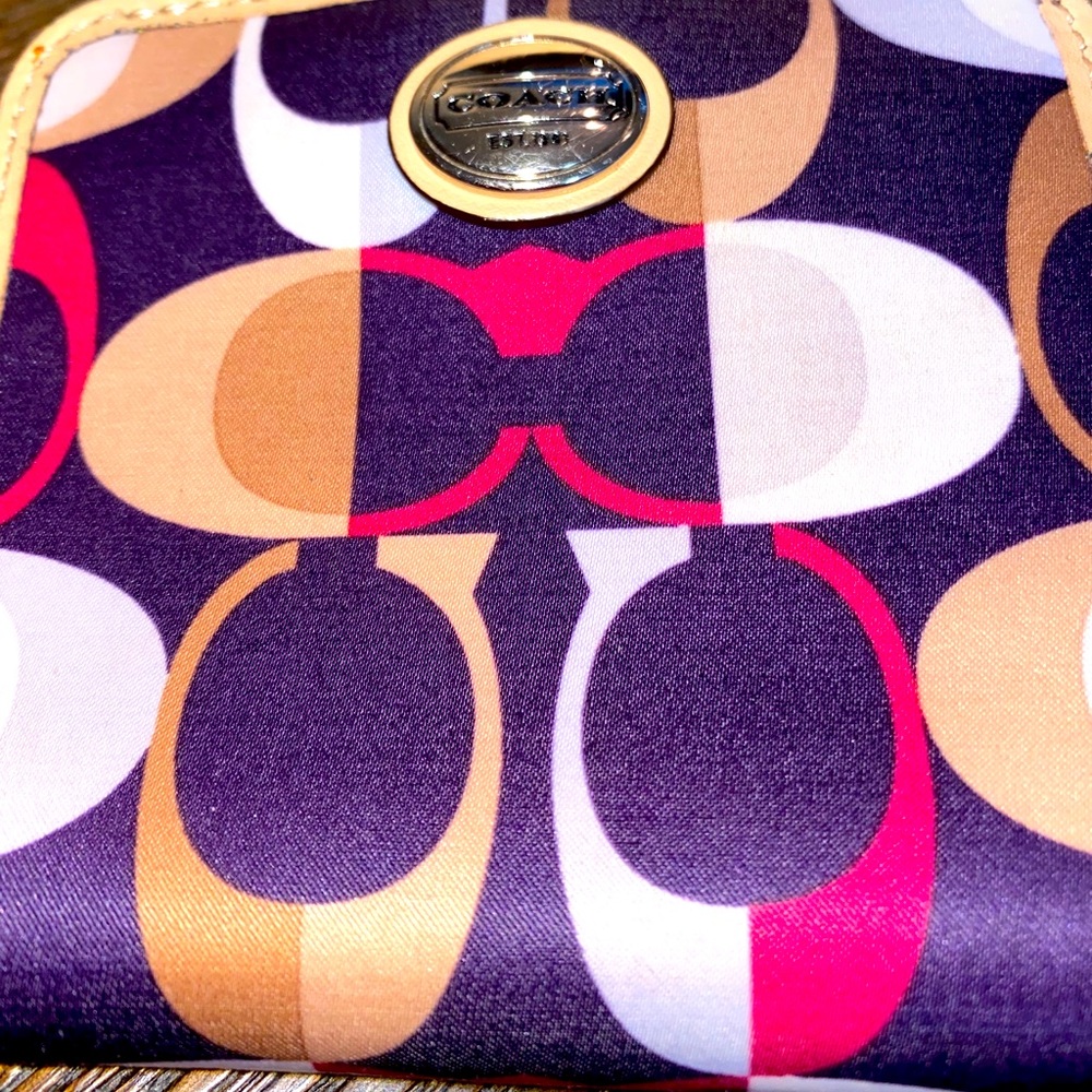 COPY - Very cute coach wallet